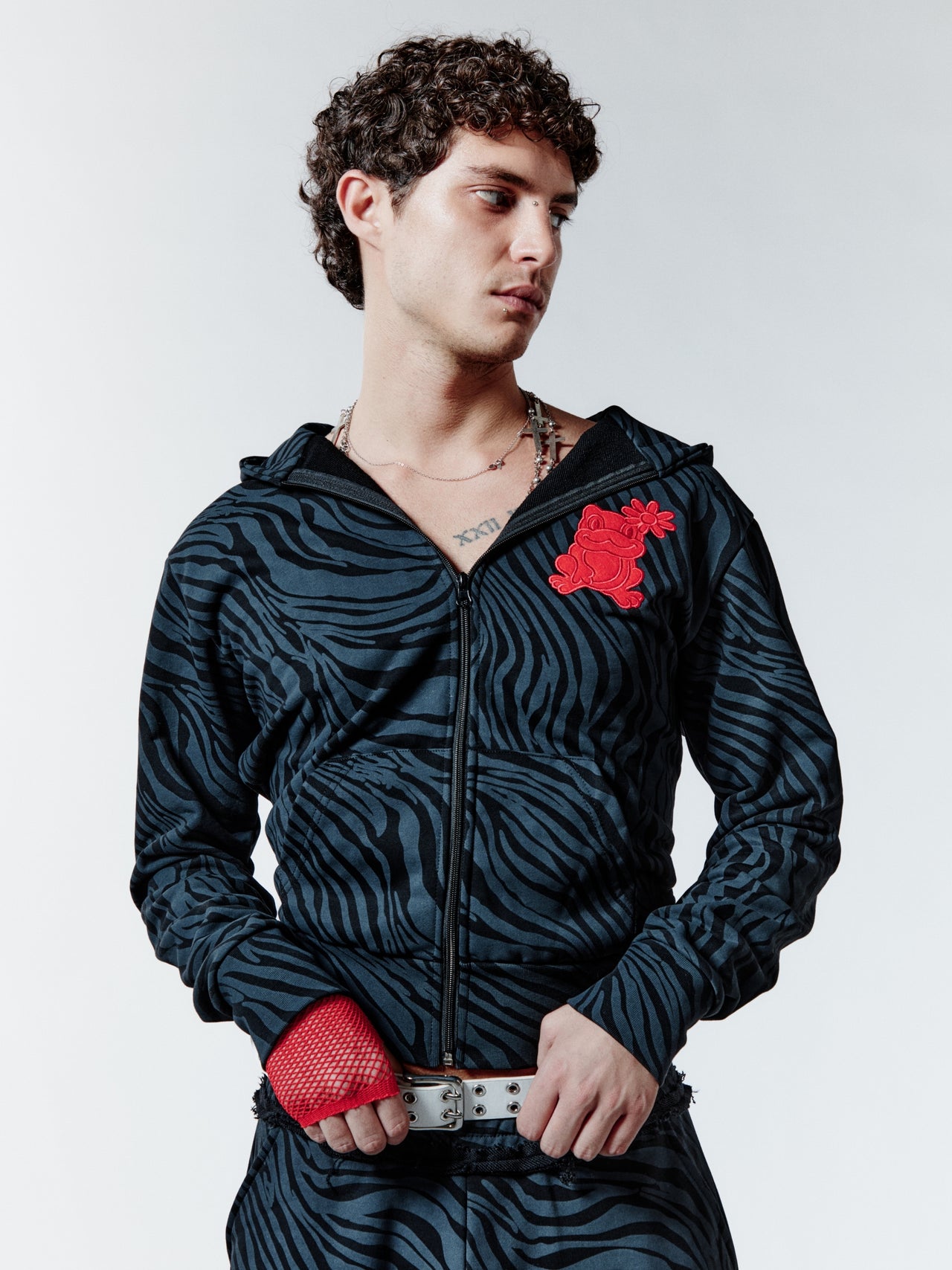 ZEBRA BITE HOODIE - BLACK