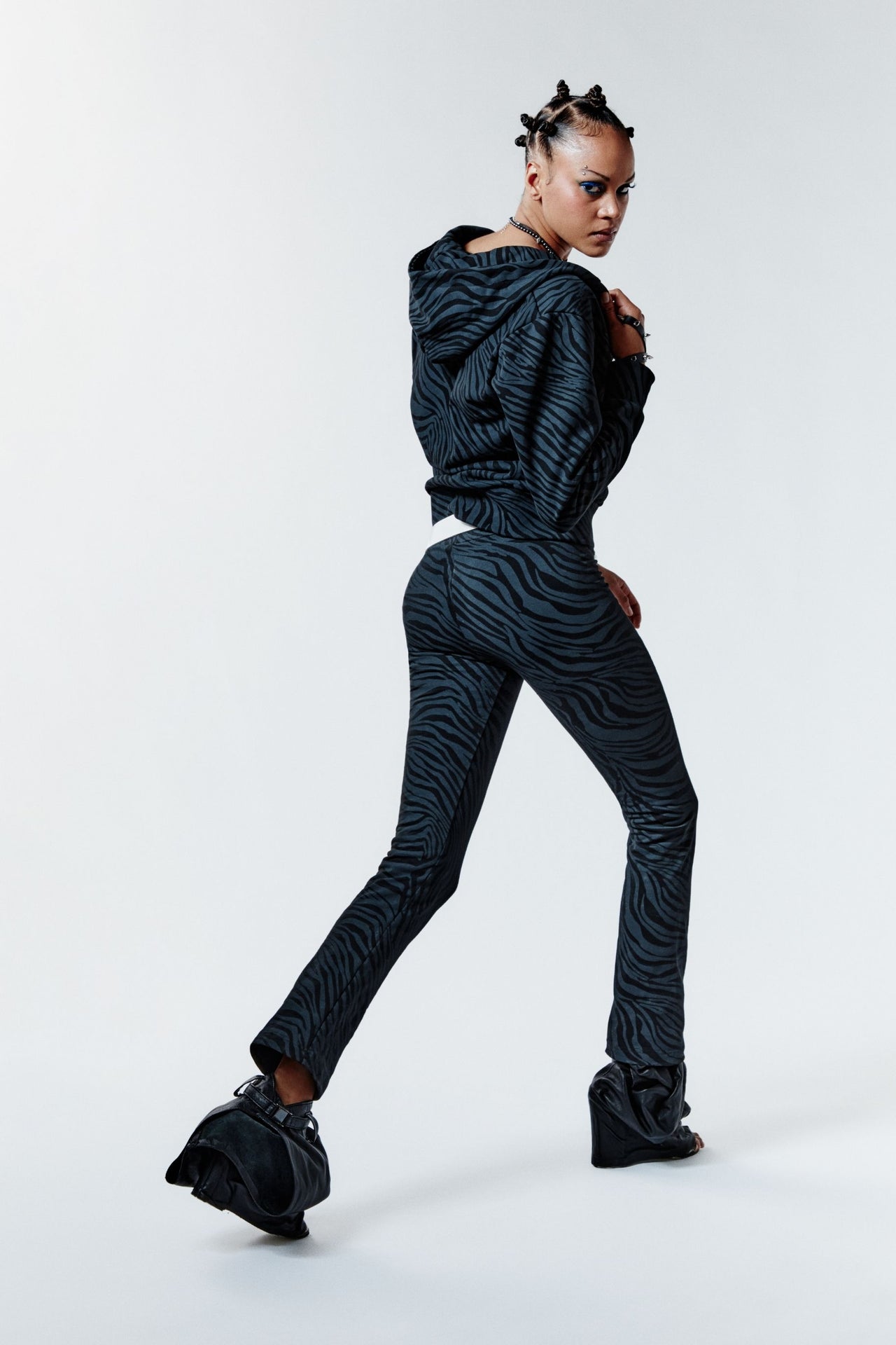 ZEBRA BITE FLARE PANTS - BLACK