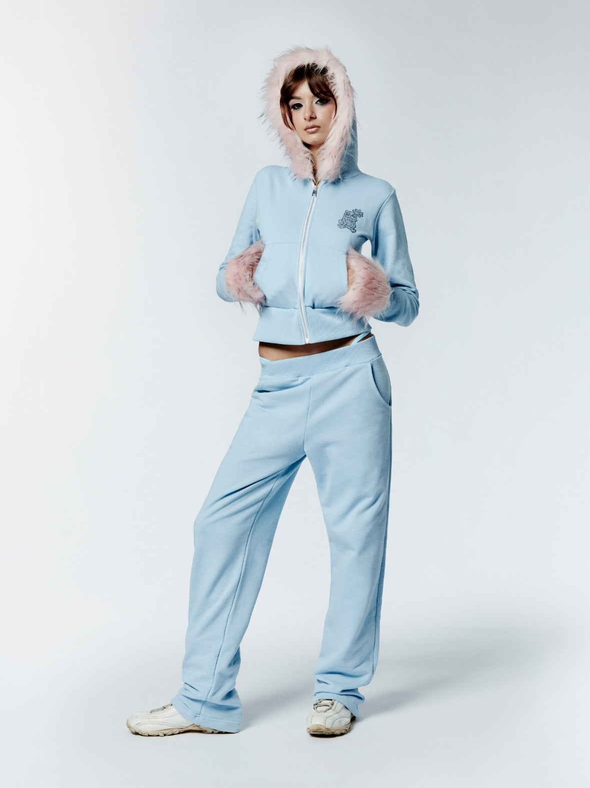 HOT WINTER SWEATPANTS - BABY BLU